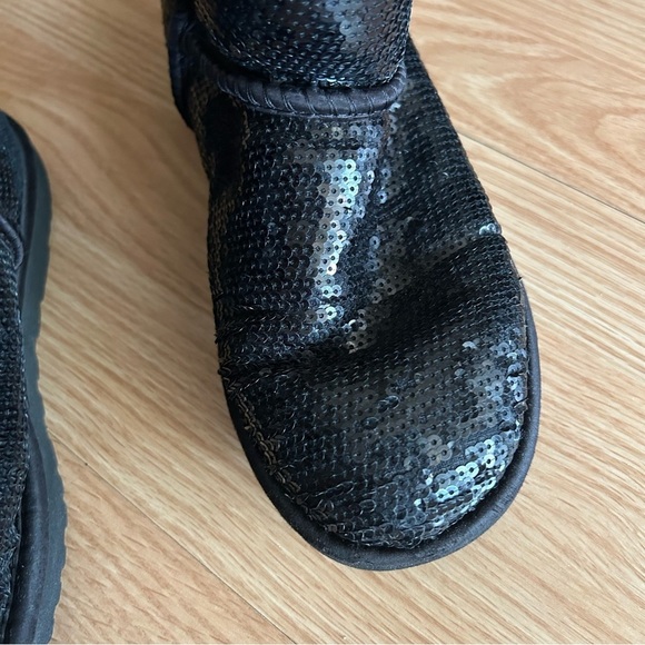 Ugg Black Classic Sequin Short Boots Women’s 5 - Picture 3 of 10